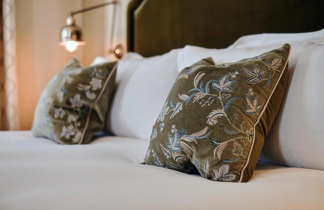 The Black Lion Pub & Boutique Guesthouse-1